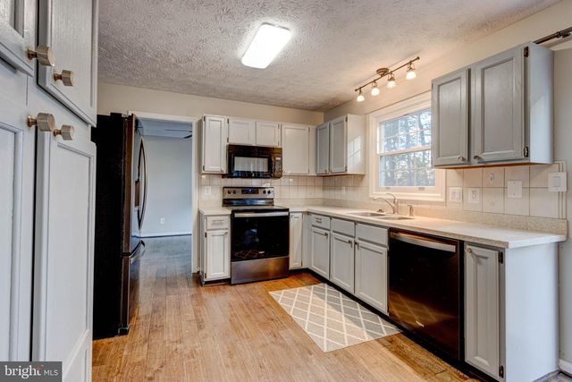 7925 CARRIAGE DR, Severn, MD 21144