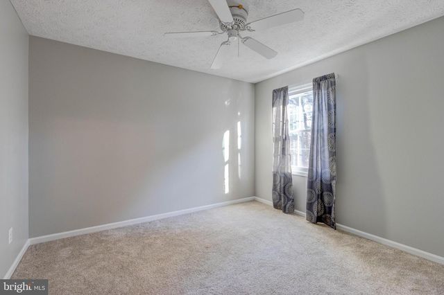 7925 CARRIAGE DR, Severn, MD 21144