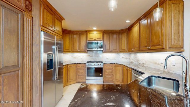 110 Lighthouse Drive, Carolina Beach, NC 28428