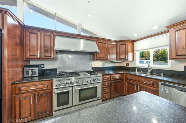 10930 Groveland Avenue, Whittier, CA 90603