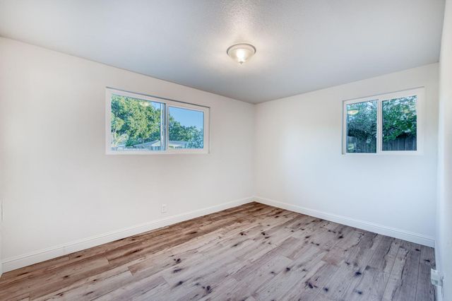 2817 E Indianapolis Avenue, Fresno, CA 93726