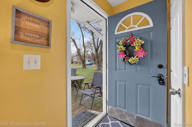 341 Rustic Circle, White Lake Charter Township, MI 48386