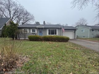 341 Rustic Circle, White Lake Charter Township, MI 48386