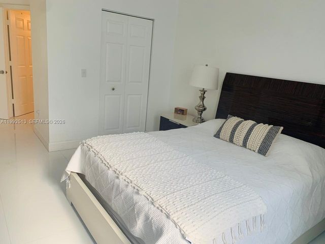 17150 N Bay Rd 2109, Sunny Isles Beach, FL 33160