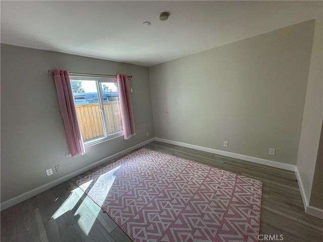156 Echo Run 70, Irvine, CA 92614