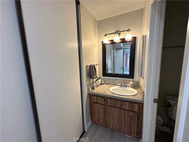 156 Echo Run 70, Irvine, CA 92614