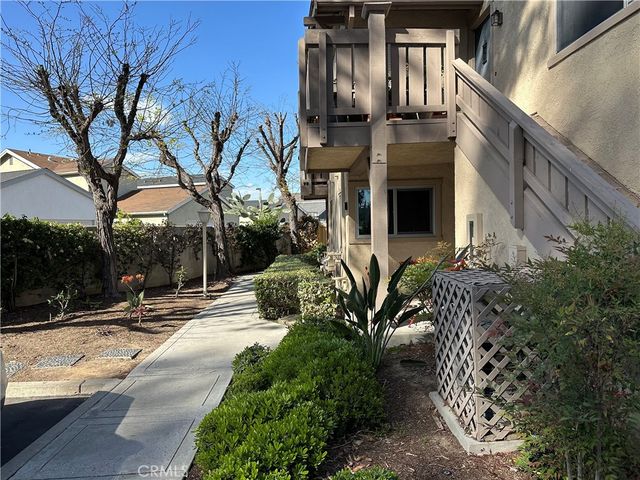 156 Echo Run 70, Irvine, CA 92614
