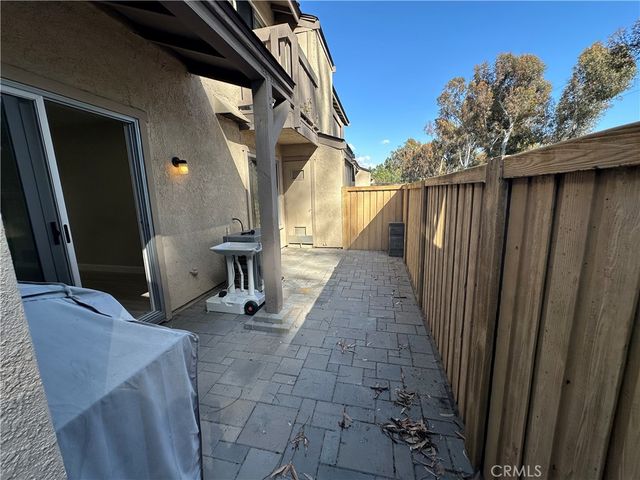 156 Echo Run 70, Irvine, CA 92614