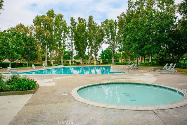 156 Echo Run 70, Irvine, CA 92614