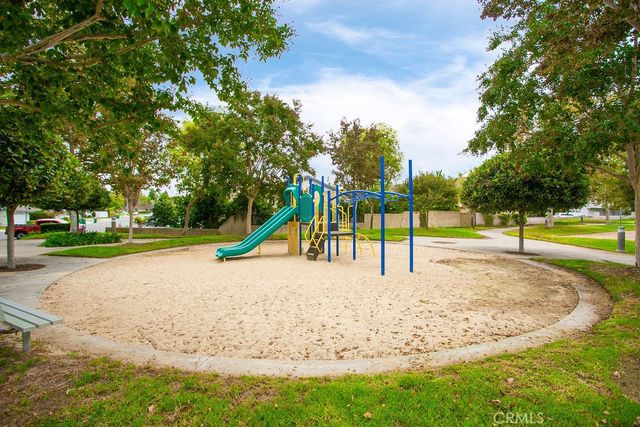 156 Echo Run 70, Irvine, CA 92614