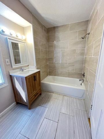 757 Minnehaha Avenue W, Saint Paul, MN 55104