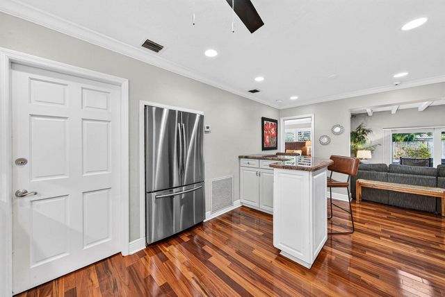2081 NE 25th Street, Lighthouse Point, FL 33064