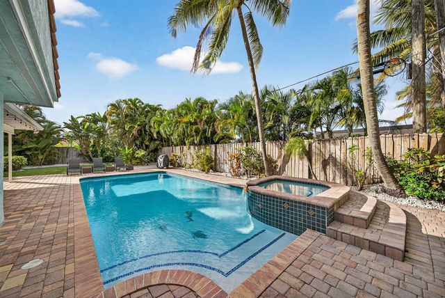 2081 NE 25th Street, Lighthouse Point, FL 33064