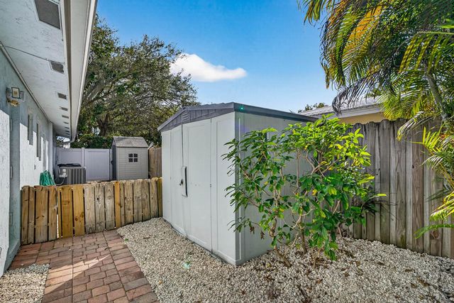 2081 NE 25th Street, Lighthouse Point, FL 33064