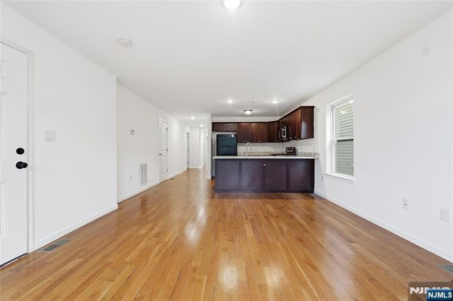 97 N 6th Street, Newark, NJ 07107