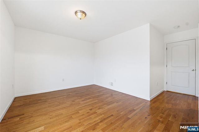 97 N 6th Street, Newark, NJ 07107