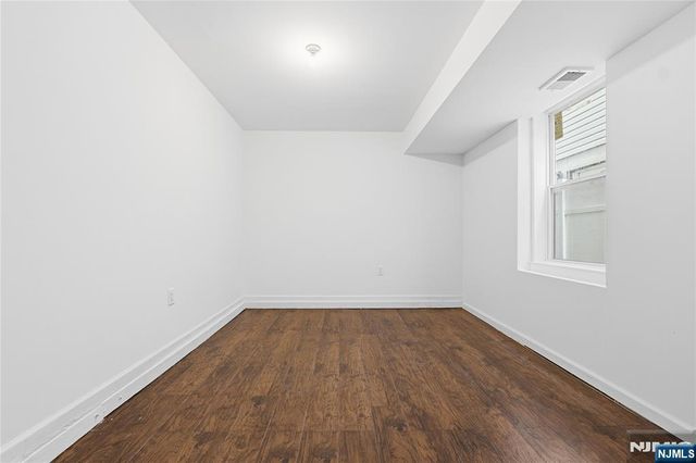 97 N 6th Street, Newark, NJ 07107