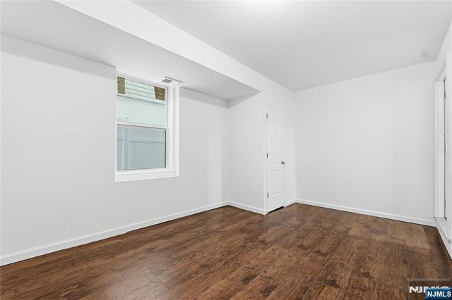 97 N 6th Street, Newark, NJ 07107