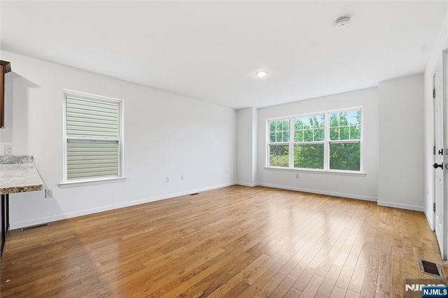 97 N 6th Street, Newark, NJ 07107