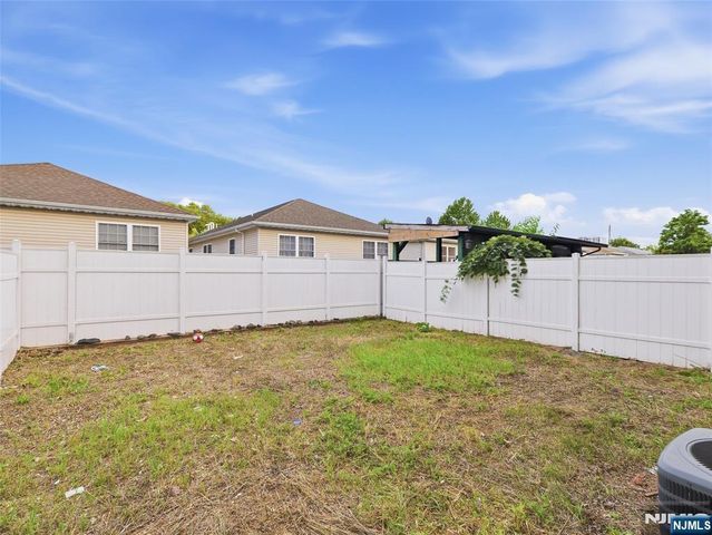 97 N 6th Street, Newark, NJ 07107