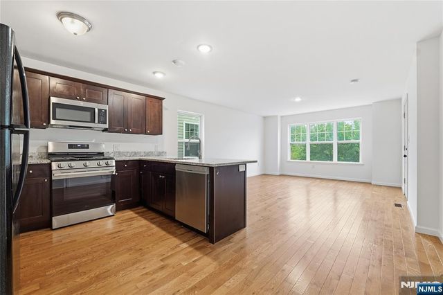 97 N 6th Street, Newark, NJ 07107