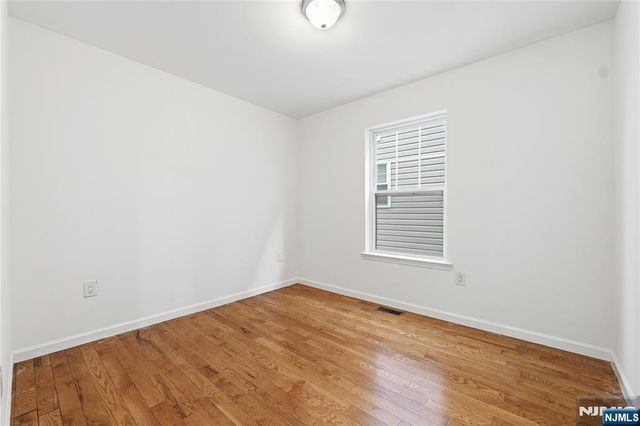 97 N 6th Street, Newark, NJ 07107