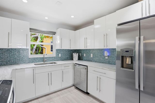 807 NE 1st Street 6w, Delray Beach, FL 33483