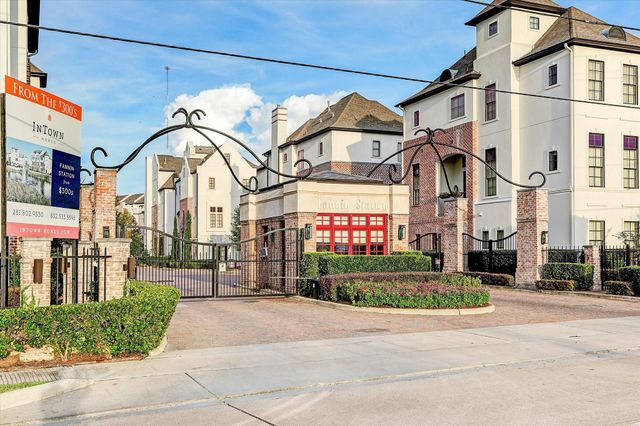 9634 Kings Cross Station, Houston, TX 77045