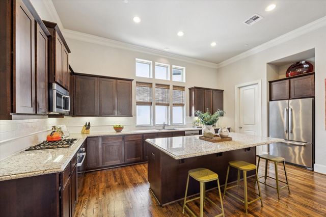 9634 Kings Cross Station, Houston, TX 77045