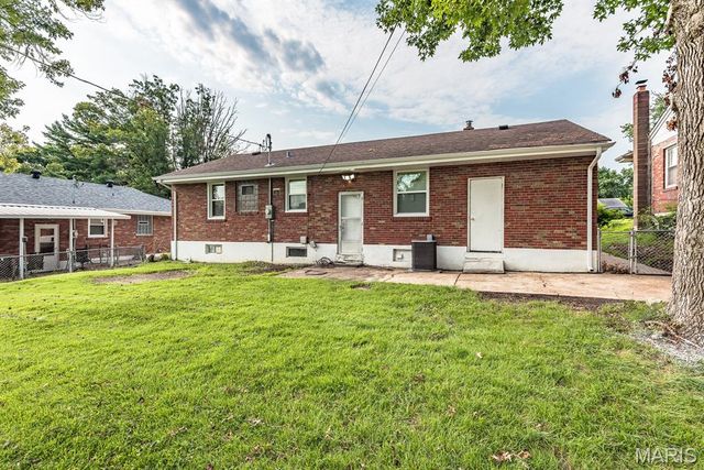 1207 Yukon Drive, St Louis, MO 63137