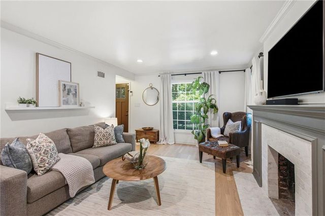 5313 Aberdeen Road, Fairway, KS 66205