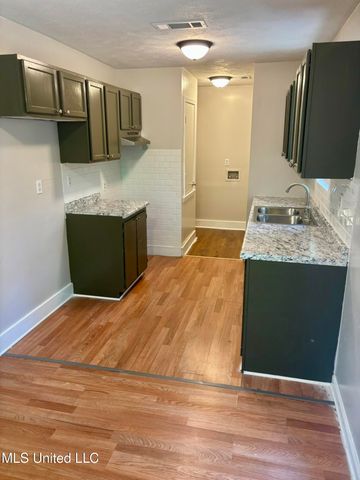 619 W Sunset Drive, Brandon, MS 39042