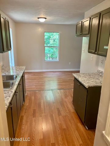 619 W Sunset Drive, Brandon, MS 39042