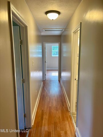 619 W Sunset Drive, Brandon, MS 39042