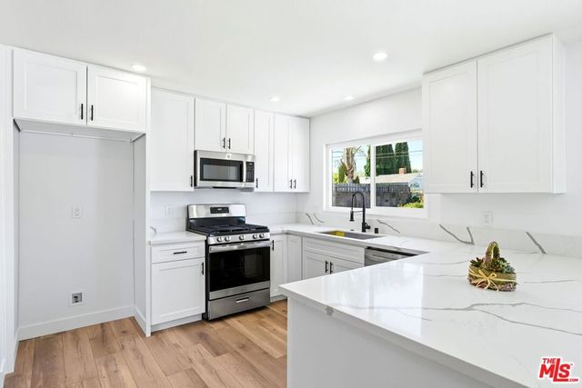 139 Devia Drive, Newbury Park, CA 91320