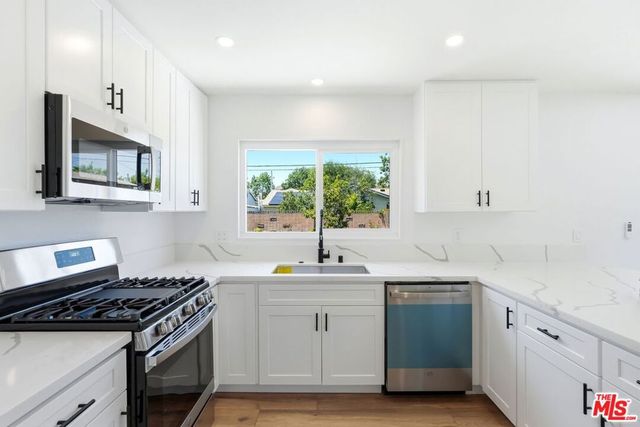 139 Devia Drive, Newbury Park, CA 91320