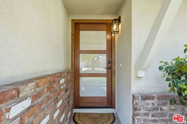 139 Devia Drive, Newbury Park, CA 91320