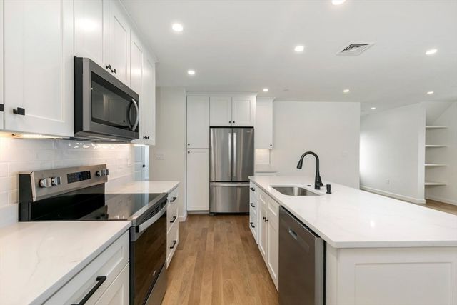 106 Broadway 3, Salem, MA 01970