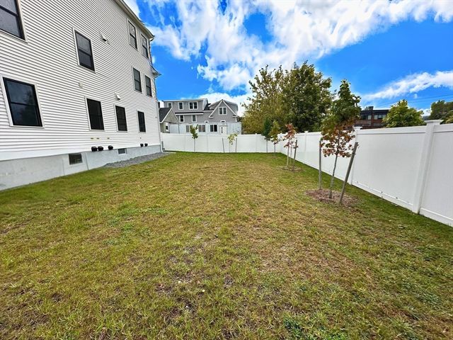 106 Broadway 3, Salem, MA 01970