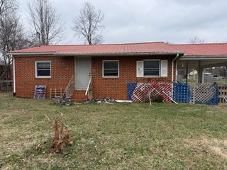 320 Floyd St, Decherd, TN 37324