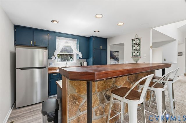 7710 Lake Shore Dr, North Chesterfield, VA 23235