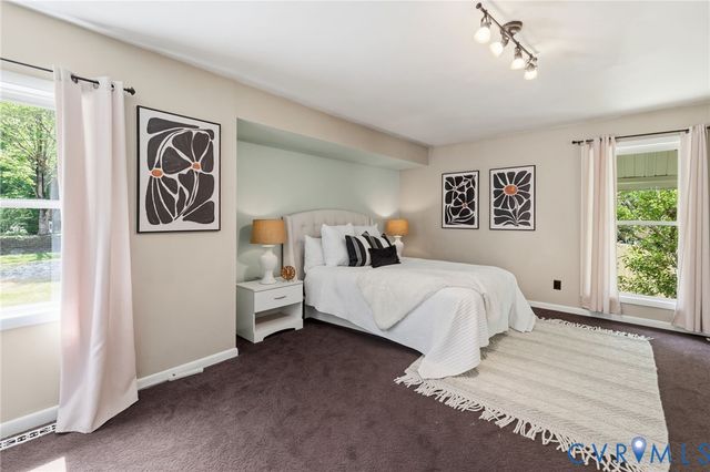 7710 Lake Shore Dr, North Chesterfield, VA 23235