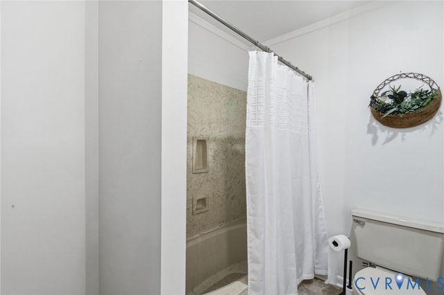 7710 Lake Shore Dr, North Chesterfield, VA 23235