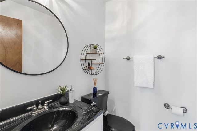 7710 Lake Shore Dr, North Chesterfield, VA 23235