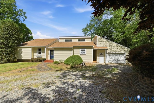 7710 Lake Shore Dr, North Chesterfield, VA 23235