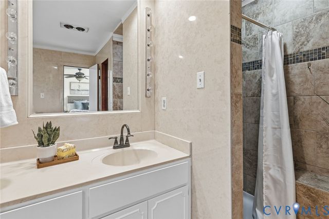 7710 Lake Shore Dr, North Chesterfield, VA 23235