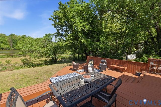 7710 Lake Shore Dr, North Chesterfield, VA 23235