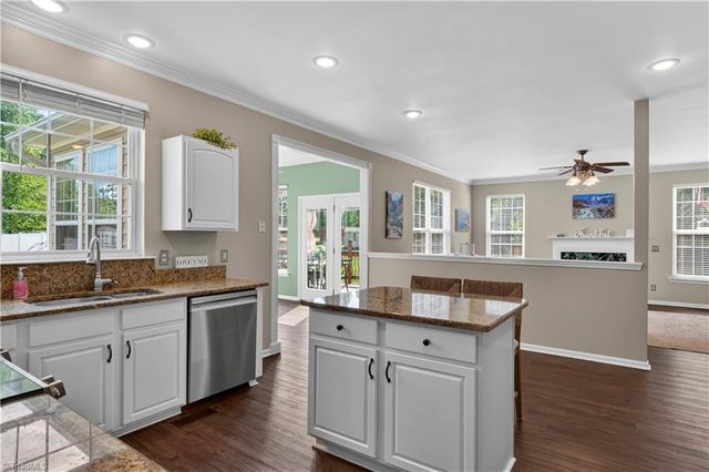 2413 Timber Oaks Lane, Kernersville, NC 27284