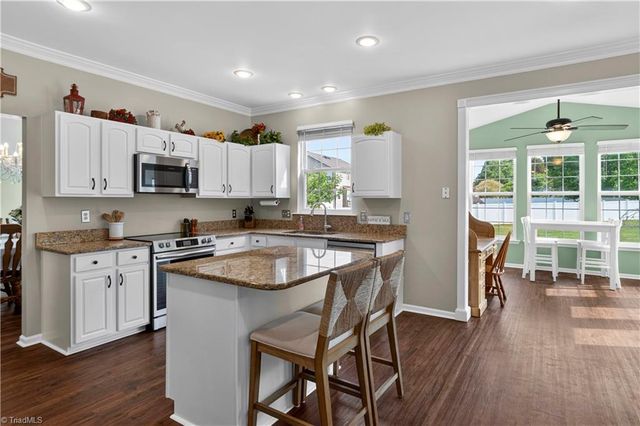 2413 Timber Oaks Lane, Kernersville, NC 27284