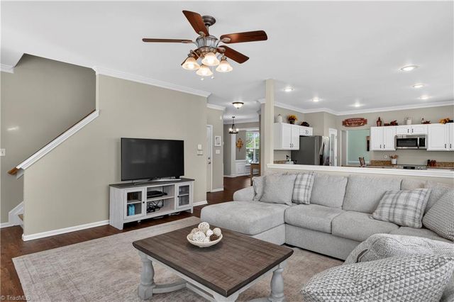 2413 Timber Oaks Lane, Kernersville, NC 27284